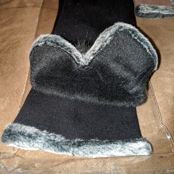 NEW stylish ladies Gloves - Picture 2 of 2